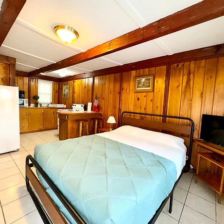 Rock Castle Resort Lake George Esterno foto
