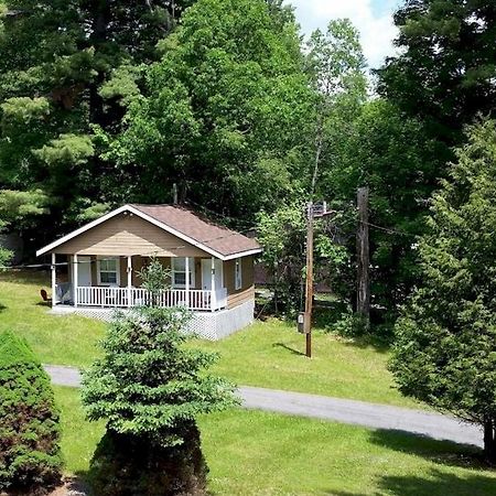 Rock Castle Resort Lake George Esterno foto