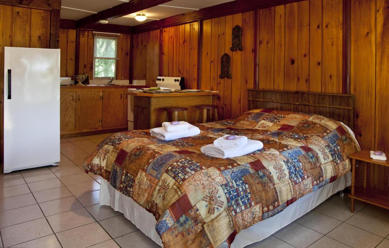 Rock Castle Resort Lake George Esterno foto