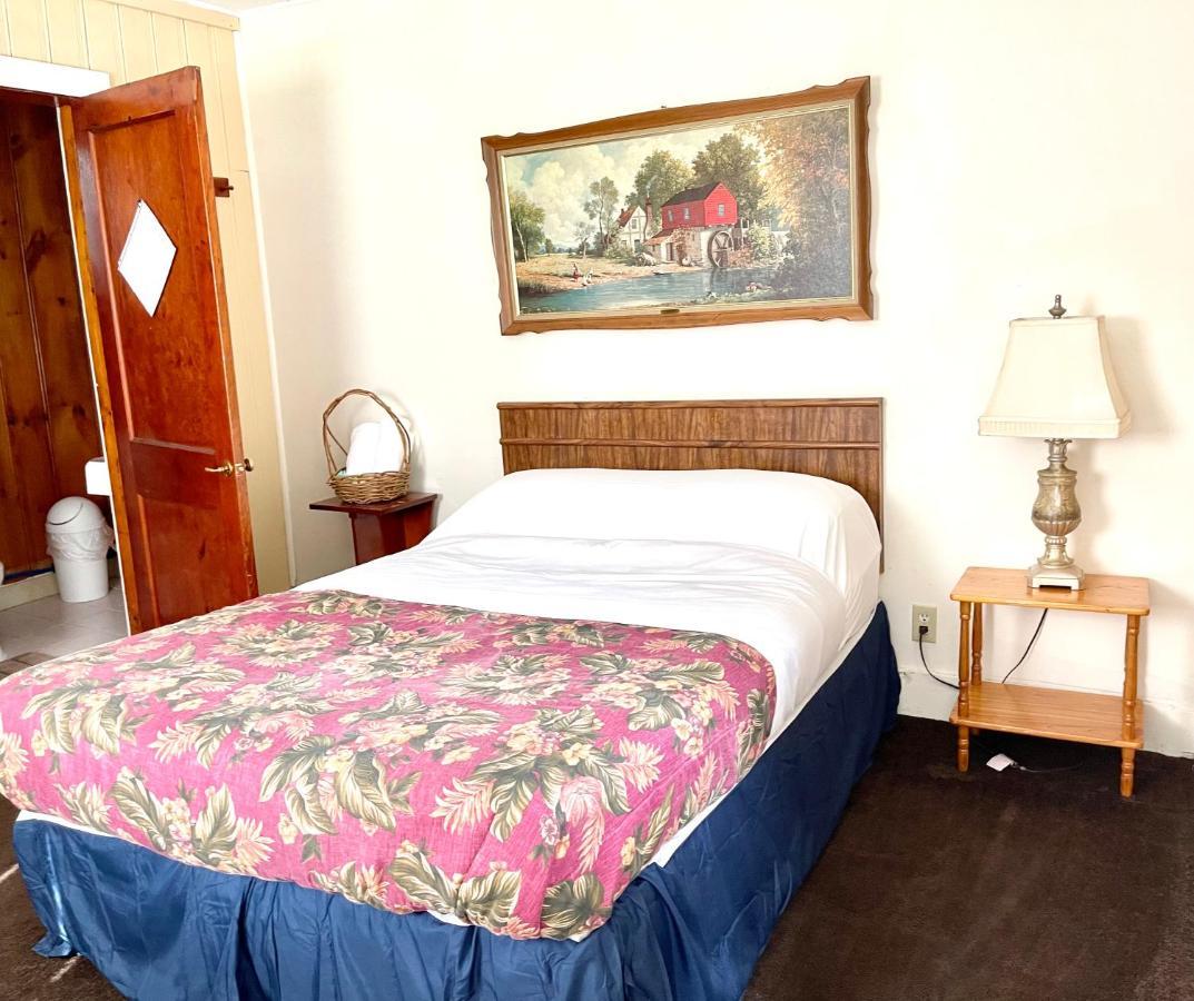 Rock Castle Resort Lake George Esterno foto