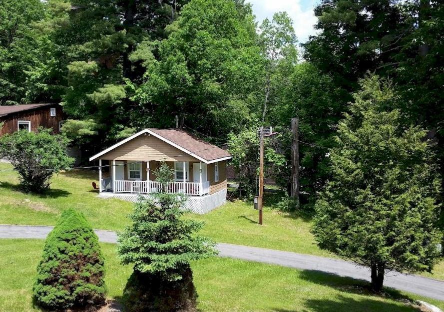 Rock Castle Resort Lake George Esterno foto