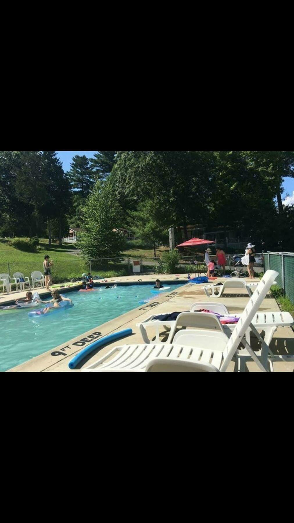 Rock Castle Resort Lake George Esterno foto