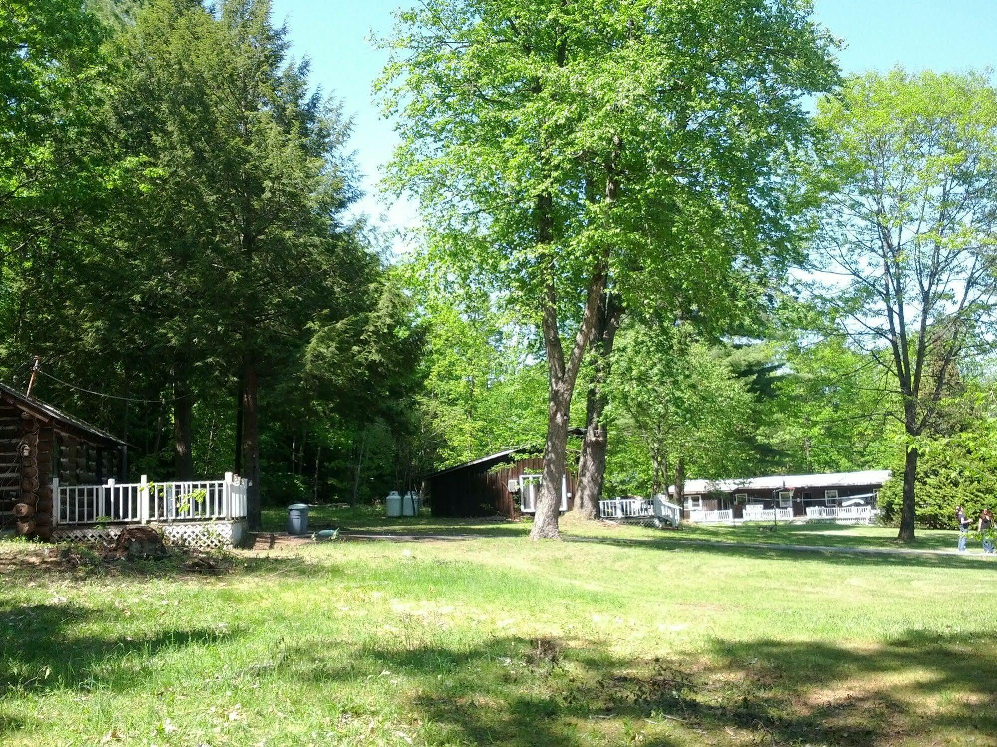Rock Castle Resort Lake George Esterno foto